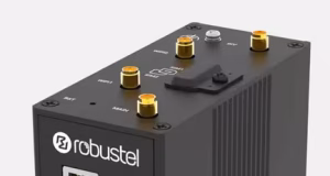 Router celular industrial R2120 con conectividad PoE y diseño robusto